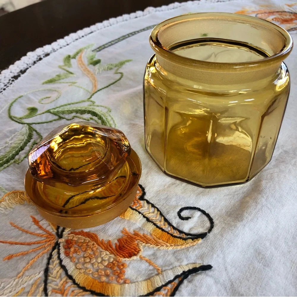 Vintage LE Smith Dakota Amber Paneled Apothecary Canister. 5.5 x4.5